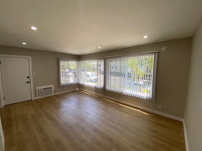 5447 Russell Ave #2 — Photo 6