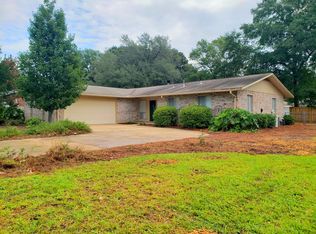24 James Dr, Shalimar, FL 32579