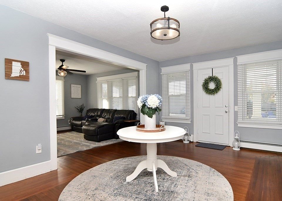 245 Martin St, East Providence, RI 02914 Zillow