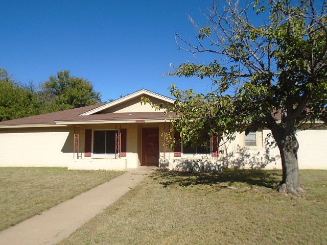 1st image of 3102 Lindenwood Dr