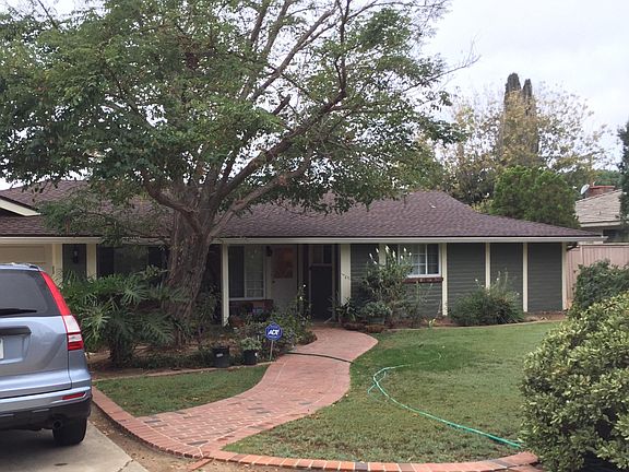 4th image of 1312 SE Skyline Dr