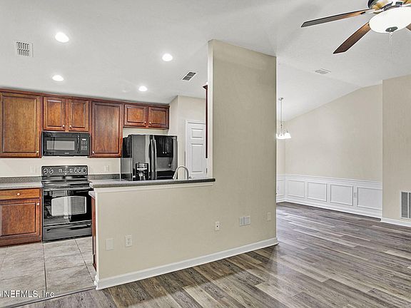 4th image of 9122 HONEYBEE Lane