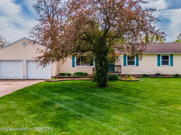 99 Rancho St, Eaton Rapids, MI 48827