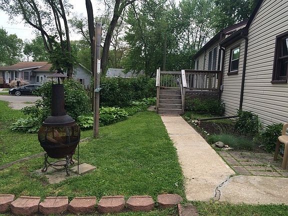 3rd image of 401 S Circle Dr