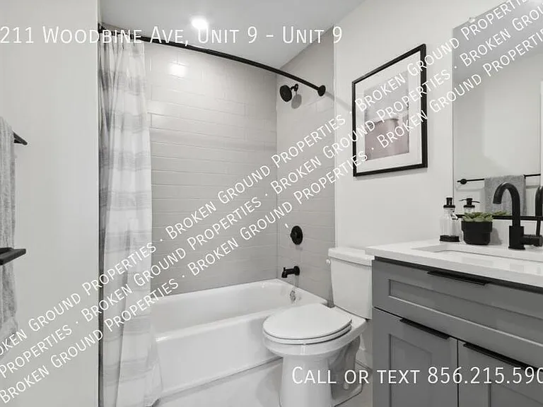 6211 Woodbine Ave #9 — Photo 6