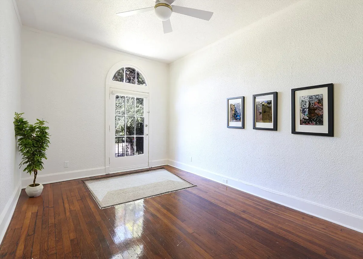 Unit Photo - 148 Clark Pl #7