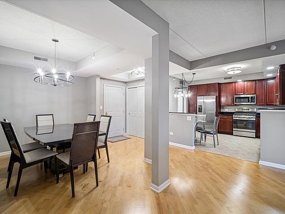 4th image of 425 Village Grn Unit 314