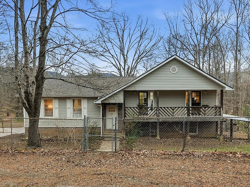 1st image of 217 Desoto Dr