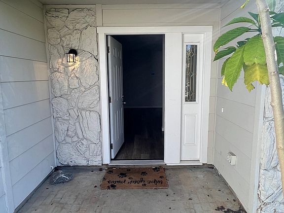 2nd image of 3925 Bairnsdale Way