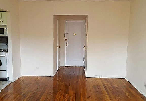 4th image of 86 W 12th St APT 5C
