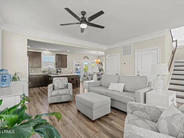 61 Hammock Oaks Circle, Hilton Head Island, SC 29926