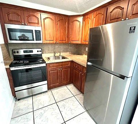 2nd image of 444 SW 4th St APT 404