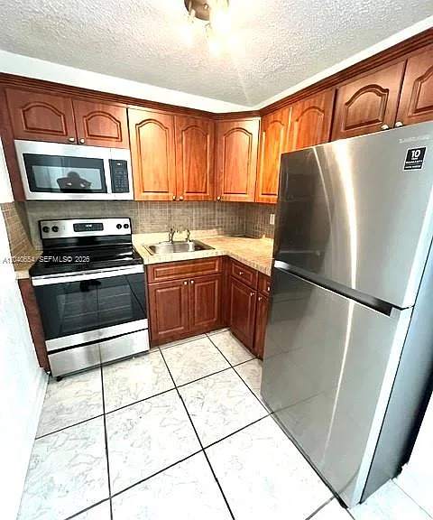 444 SW 4th St #404 — Photo 2
