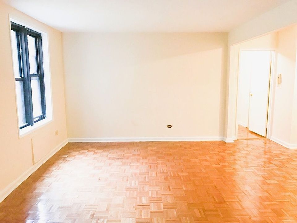1st image of 14445 35th Ave APT 1G