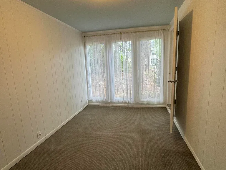 1009 Canterbury Rd — Photo 16