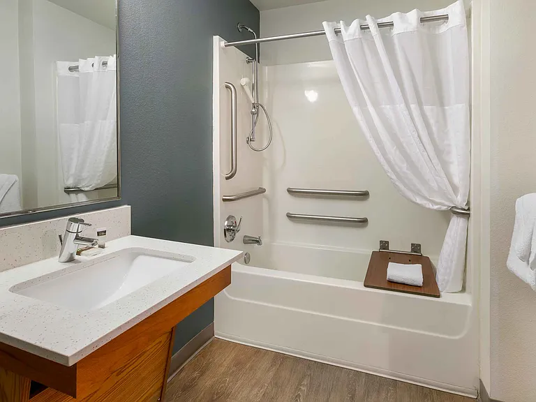 Studio Suite - 1 Queen Bed