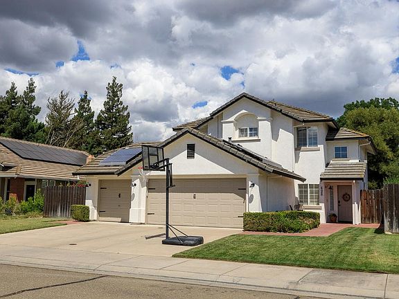 3rd image of 428 Douma Way