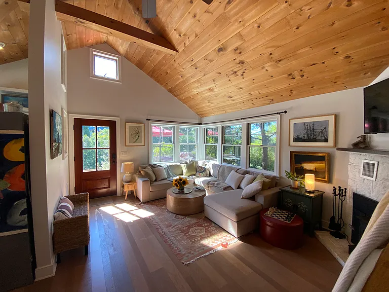 8 Old Fort Ln — Photo 9