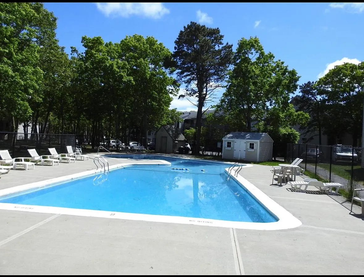 3 bed, 1152 sqft, $2,850 — Photo 2