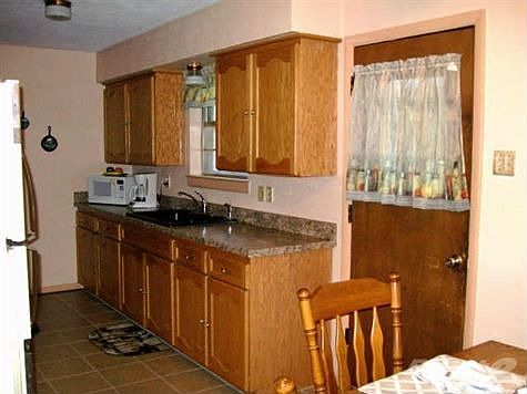 4th image of 213 Sunflower Dr