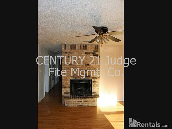 5th image of 2402 Monte Carlo Dr APT B