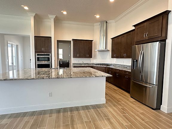 5th image of 2469 Promenade Dr