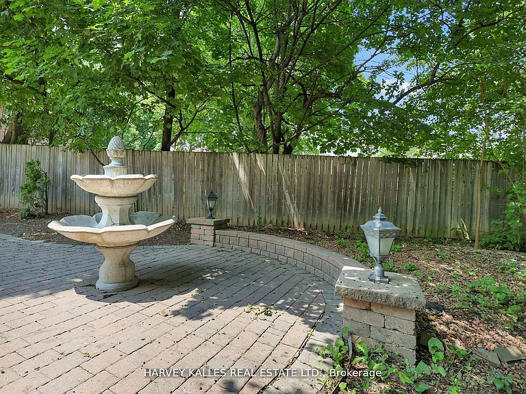 16 Wedgeport Pl — Photo 45