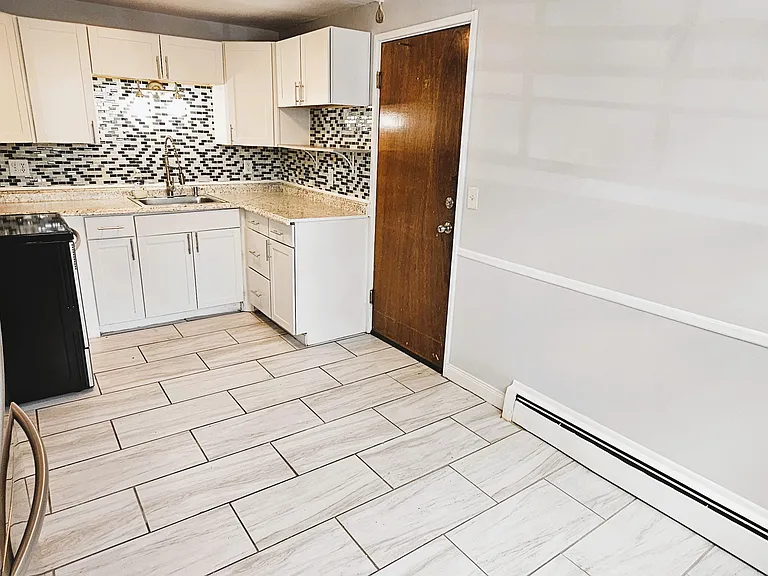 4 Highland St #2 — Photo 3