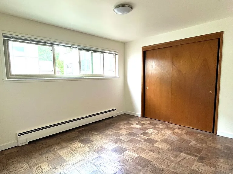 1400 E Mercer St — Photo 7