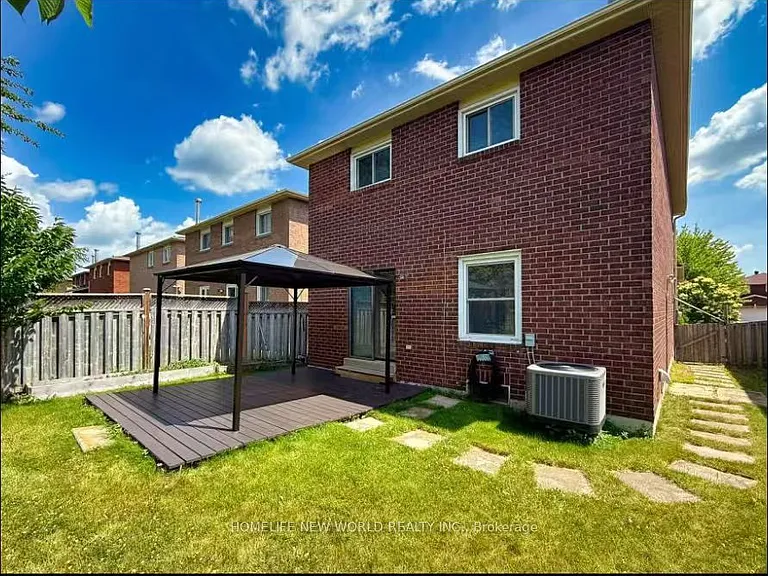 4 Price St #BASEMENT — Photo 1