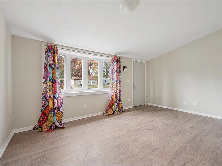 1278 Hugo St — Photo 4