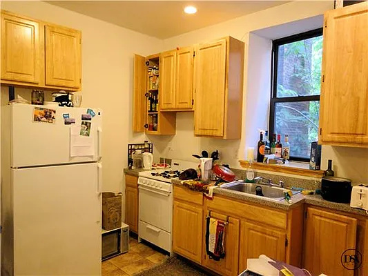 Rented by DSA Realty | media 51