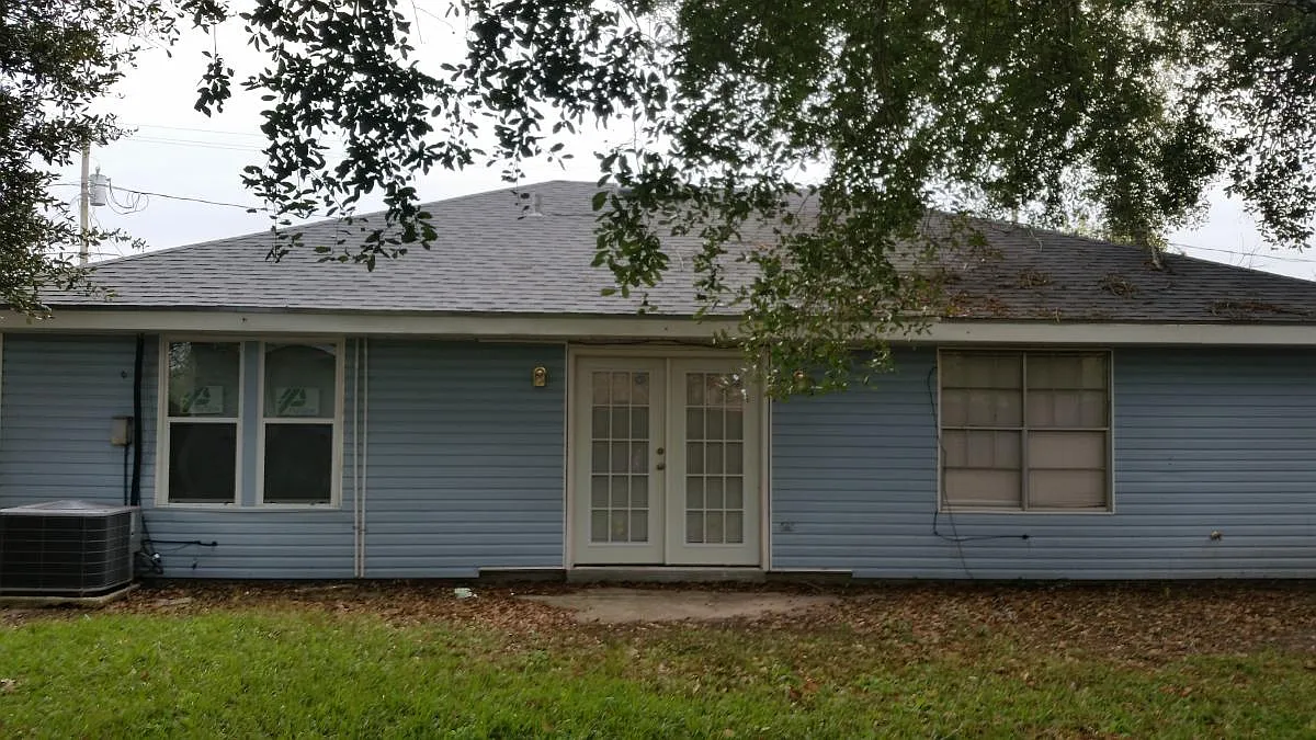 3 bed, 1445 sqft, $1,700 — Photo 2
