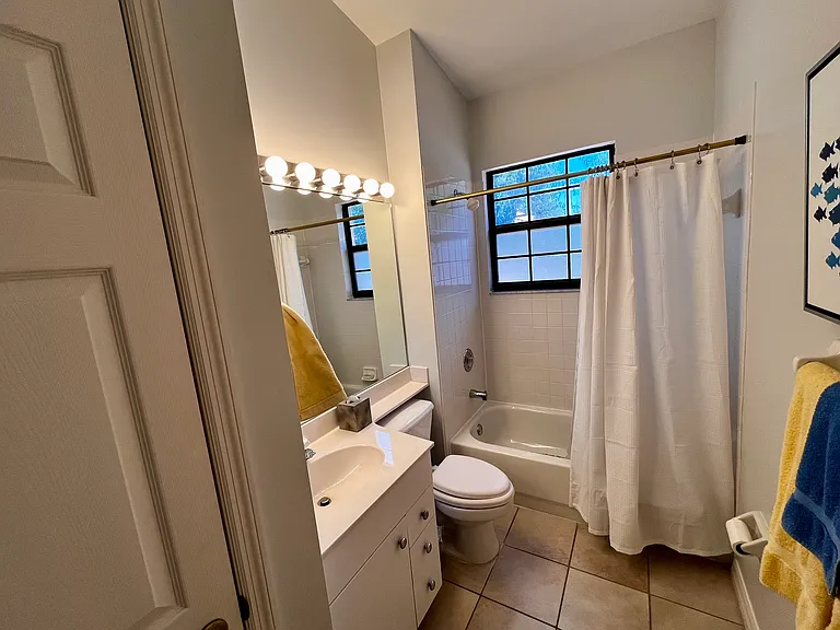 2nd Bathroom - Tub/Shower