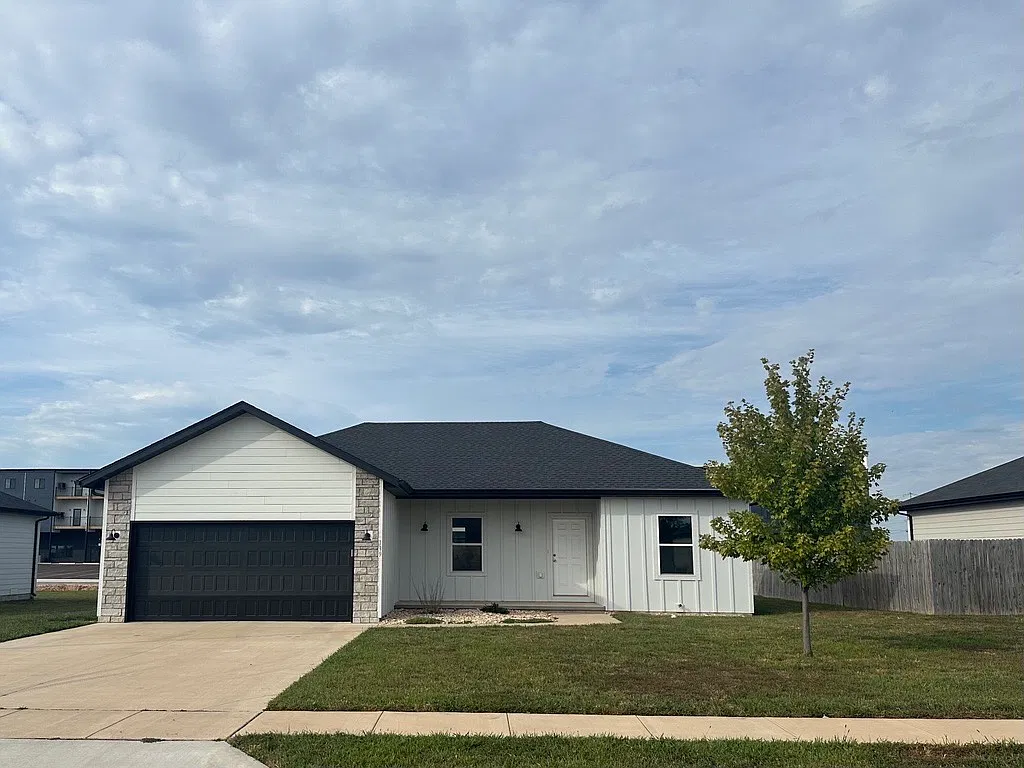 119 West Bluegrass - 1 — Photo 1