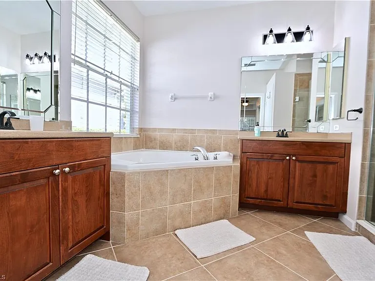 15578 Vallecas Ln — Photo 15