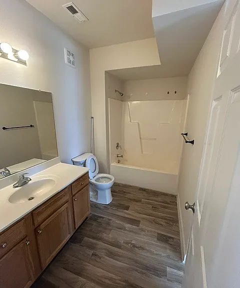 806 W Washington St #111 — Photo 9