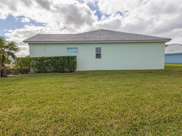 6555 Barbados Ct — Photo 28
