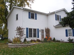 621 Imperial Dr, Crown Point, IN 46307