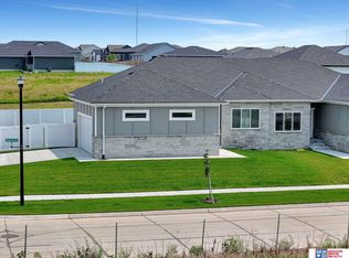 7501 Vera Dr, Lincoln, NE 68516