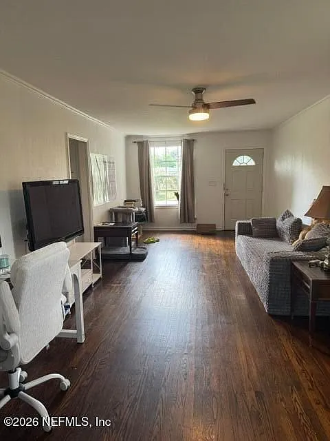 3 bed, 2.0 bath, 1381 sqft, $2,150 — Photo 3