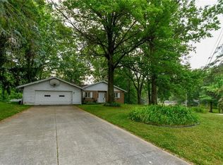 1708 Dollar Lake Dr, Kent, OH 44240