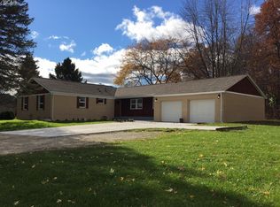 15236 Hogan Rd, Linden, MI 48451