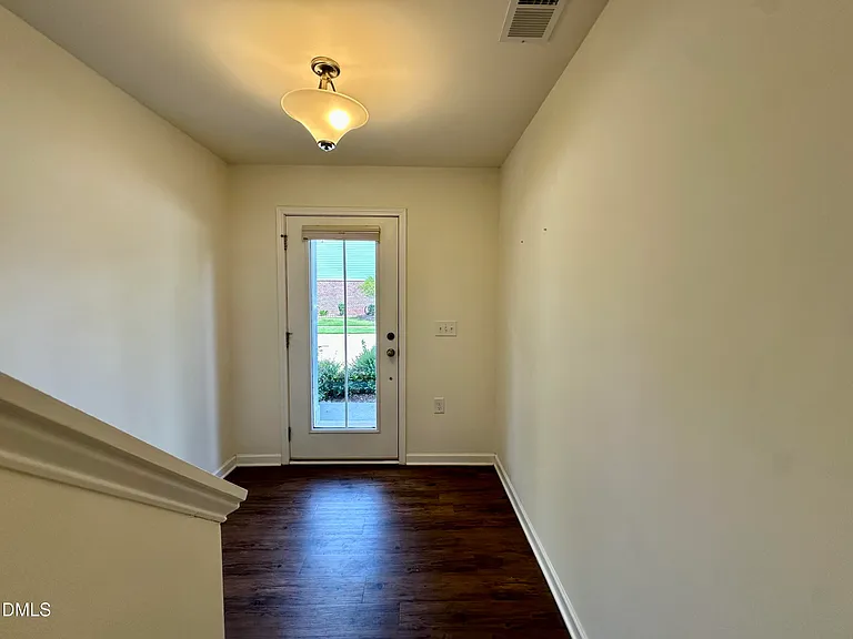 304 Skymont Dr — Photo 6