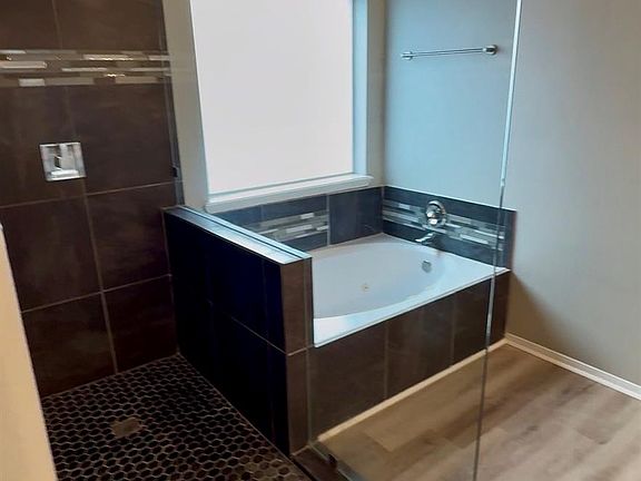 3rd image of 22310 Lamaster Ln