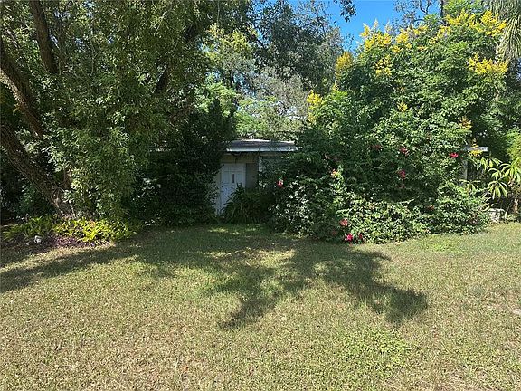 2nd image of 112 Mission Hills Ave