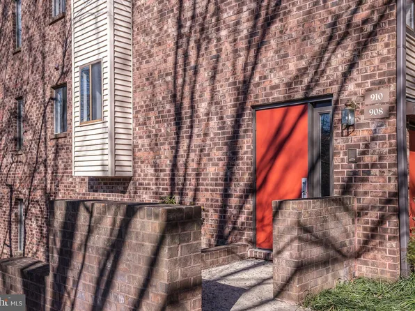 908 Mountainview Dr, Wayne, PA 19087