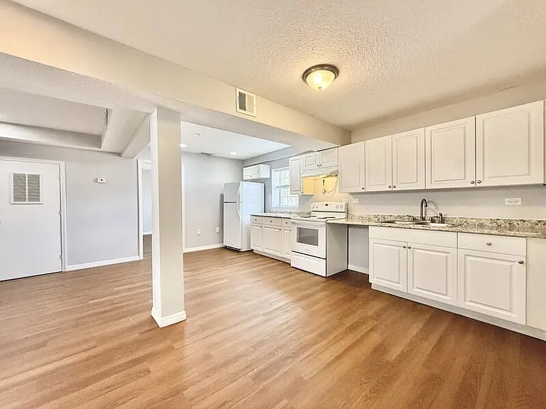 425 F St #2 — Photo 9