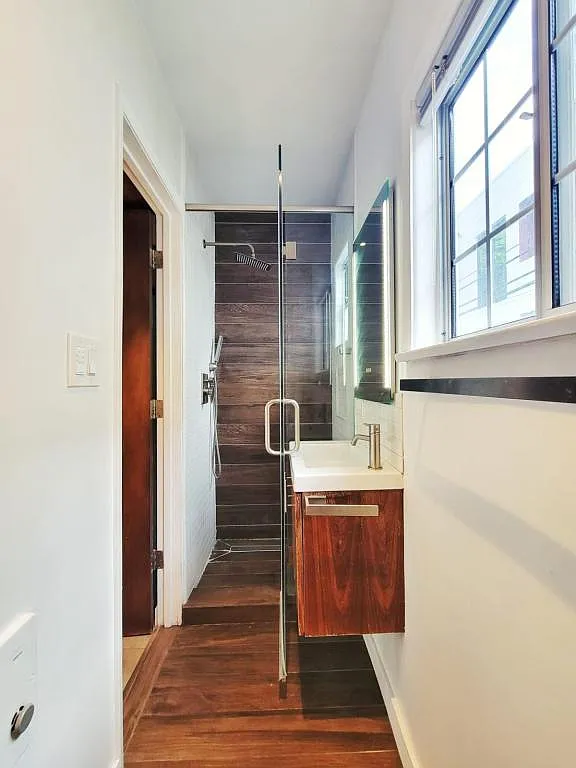 7620 Norton Ave — Photo 4