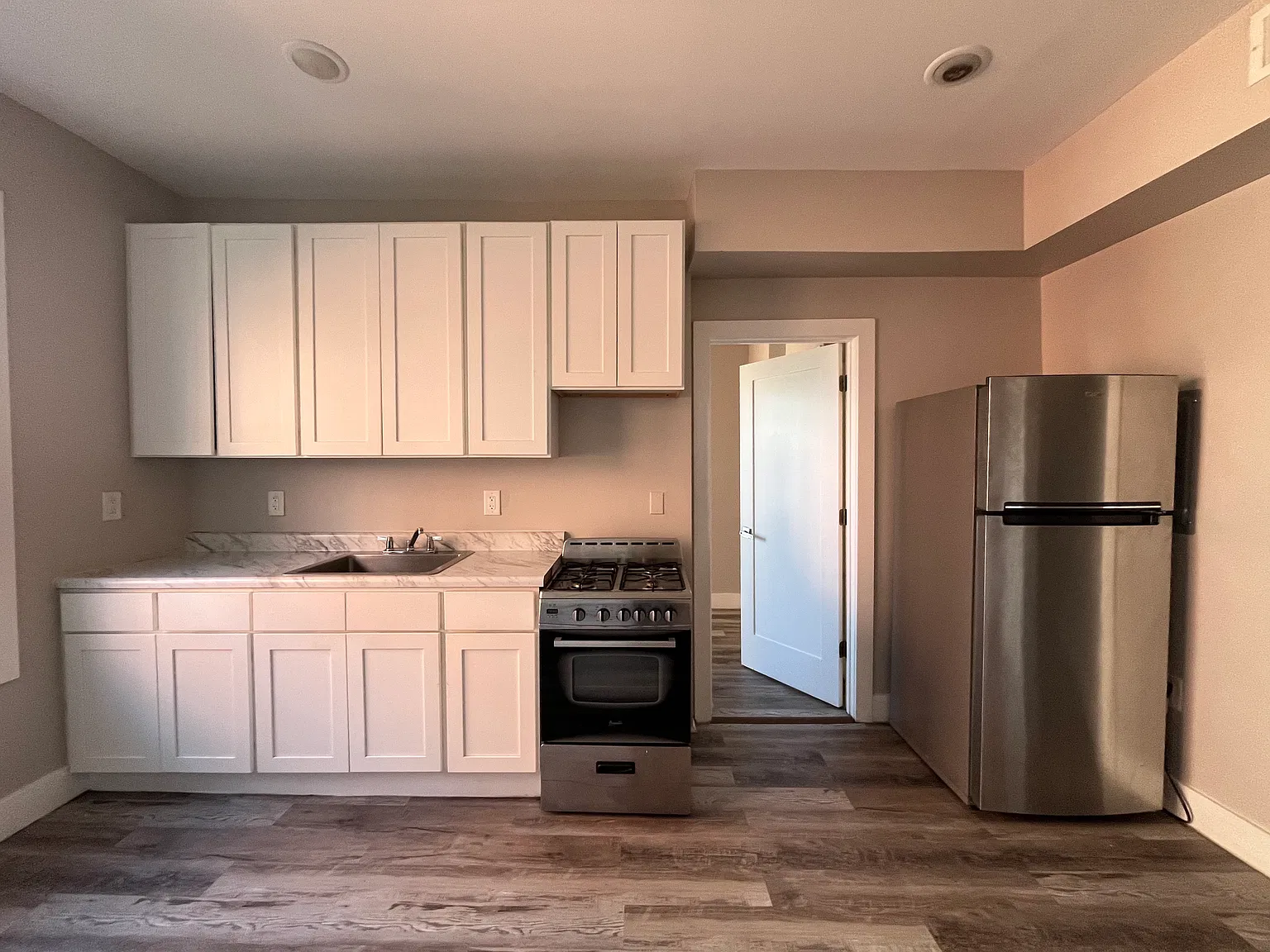 104 Belmont Ave — Photo 2
